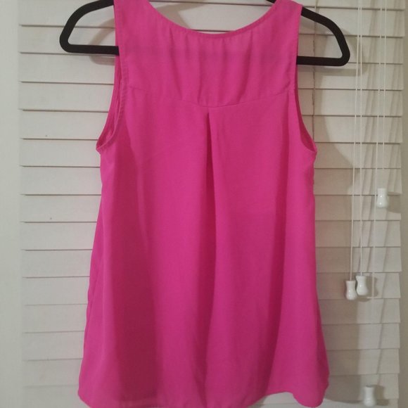 Everly Small Chiffon Key Hole Front Tank Top Blous - Picture 3 of 5